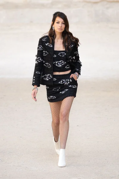 Look 15